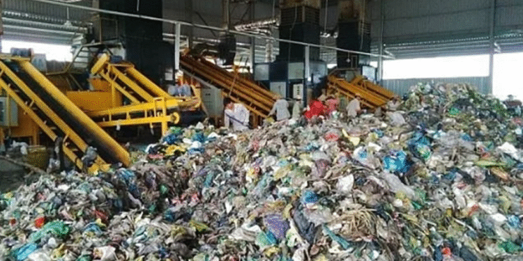 Bangalore: Make a video of littering and share it on WhatsApp for a cash reward of Rs. 250