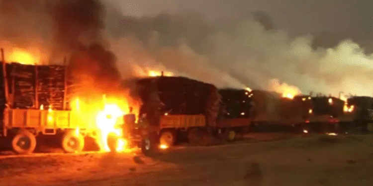 Protest: Farmers' tractors set on fire in Mudhol: Outrage as trolley demolished