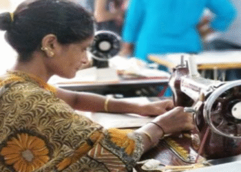 Tailor Machine: Free sewing machine for girls from Maratha community: Apply