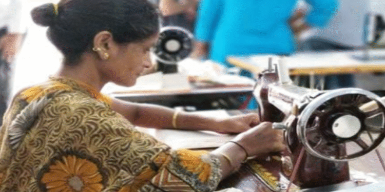 Tailor Machine: Free sewing machine for girls from Maratha community: Apply