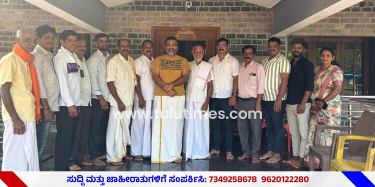 kiran-chandra-pushagiri-donate-2-5-lakh-granite-to-karinja-temple