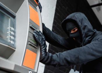 The thieves used a wheelbarrow to steal an ATM...!