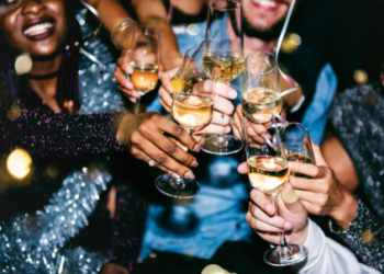 Young men and women were wandering in the middle of the road, unable to stand or sit.