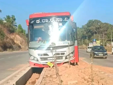 https://tulutimes.com/5647/sports/bantwal-bus-cras…er-loses-control/