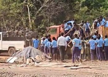 ಪಿಕಪ್, ಟಿಪ್ಪರ್‌ನಲ್ಲಿ ವಿದ್ಯಾರ್ಥಿಗಳ ಸಾಗಣೆ : ಮುಖ್ಯ ಶಿಕ್ಷಕರ ಅಮಾನತು