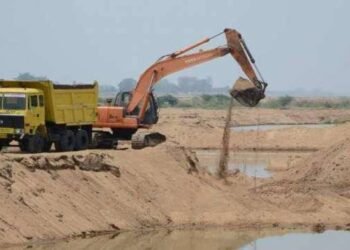 ವರಾಹಿ ನದಿಯಲ್ಲಿ ಅಕ್ರಮ ಮರಳು ಗಣಿಗಾರಿಕೆ: 11 ಮಂದಿ ಬಂಧನ