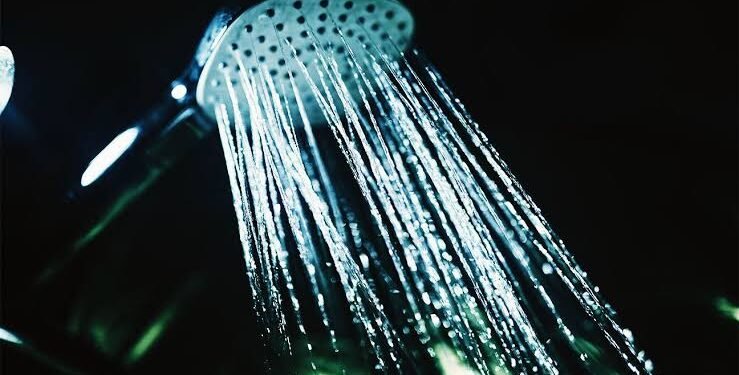 ‘ಡಾರ್ಕ್ ಶವರ್’ ಟ್ರೆಂಡ್ ಏನು? ಇದು ನಿದ್ರೆ ಬೇಗ ಬರಲು ಸಹಾಯ ಮಾಡುತ್ತದೆಯೇ?