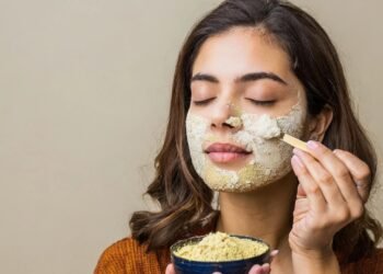 ಕಡಲೆ ಹಿಟ್ಟು ಮುಖಕ್ಕೆ ಬಳಸಿದರೆ ಸುರಕ್ಷಿತ ಮತ್ತು ಪರಿಣಾಮಕಾರಿ ಮನೆಮದ್ದು