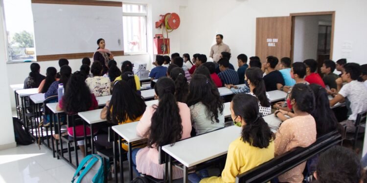 ಕೆಸಿಇಟಿ ಉಚಿತ ಕೋರ್ಸ್ ರದ್ದು: ಪಿಯು ವಿದ್ಯಾರ್ಥಿಗಳಿಗೆ ಹೊರೆ ಹೆಚ್ಚಳ