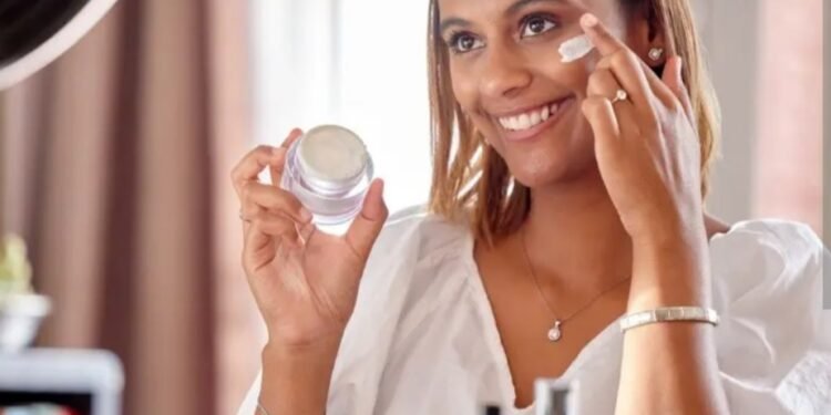 ಸ್ಕಿನ್ಟಾಕ್ ಟ್ರೆಂಡ್ : ಚರ್ಮವನ್ನು ಆರೋಗ್ಯಕರವಾಗಿಡಲು ದುಬಾರಿ ಉತ್ಪನ್ನಗಳ ಅವಶ್ಯಕತೆಯಿಲ್ಲ