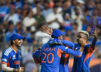 ಟಿ 20 ವಿಶ್ವಕಪ್: ಇಂಗ್ಲೆಂಡ್ ವಿರುದ್ಧ ರೋಚಕ ಜಯ ಗಳಿಸಿ ಫೈನಲ್‌ ಪ್ರವೇಶಿಸಿದ ಭಾರತ