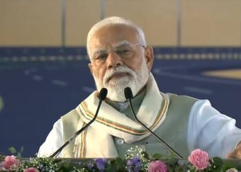 ಕೊಲ್ಕತ್ತಾದಲ್ಲಿ ನರೇಂದ್ರ ಮೋದಿ 18,680 ಕೋಟಿ ರೂ. ಅಭಿವೃದ್ಧಿ ಯೋಜನೆಗಳಿಗೆ ಚಾಲನೆ