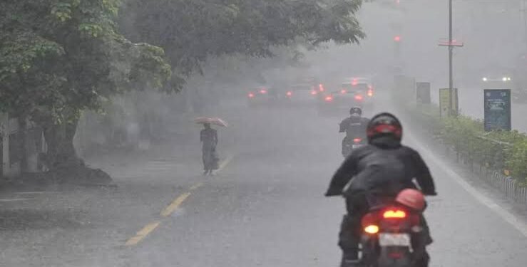 ಯುಗಾದಿ ಮುನ್ನ ಕರ್ನಾಟಕದಲ್ಲಿ ಗಾಳಿ-ಮಳೆಯ ಅಬ್ಬರ