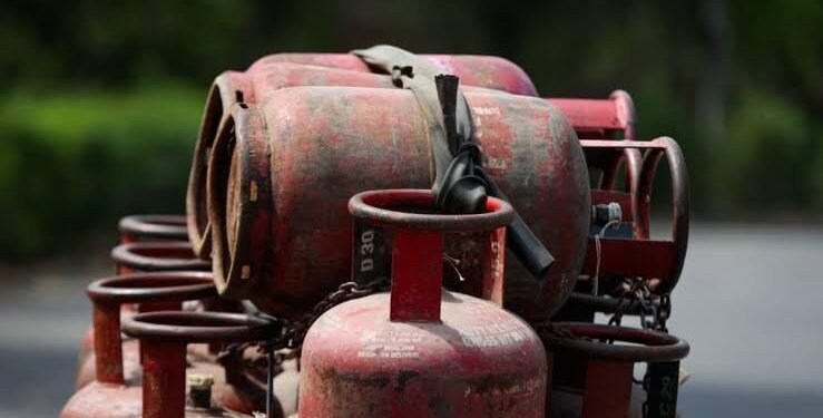 ಹೋಟೆಲ್ ಗಳಲ್ಲಿ ಪ್ರತ್ಯೇಕ ಎಲ್ ಪಿಜಿ ಶುಲ್ಕ ವಿಧಿಸುವ ಕ್ರಮಕ್ಕೆ ಕಡಿವಾಣ