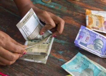 ಡಾಲರ್ ಎದುರು ರೂಪಾಯಿ ಐತಿಹಾಸಿಕ ಕುಸಿತ