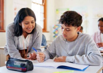 ಮಕ್ಕಳಲ್ಲಿ ಉತ್ತಮ ಅಂಕಕ್ಕಾಗಿ ಹಾಕುವ ಒತ್ತಡಕ್ಕಿಂತ ಮನೋಬಲವನ್ನು ಹೆಚ್ಚಿಸುವುದು ಅತ್ಯಗತ್ಯ