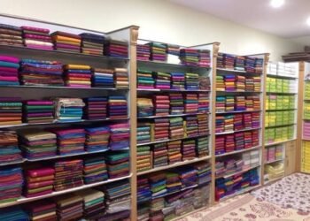 ಮೈಸೂರು ಸಿಲ್ಕ್ ಸೀರೆಗಳಿಗೆ ಭಾರೀ ಬೇಡಿಕೆ: ಆನ್‌ಲೈನ್ ಮಾರಾಟ ತಾತ್ಕಾಲಿಕ ಸ್ಥಗಿತ