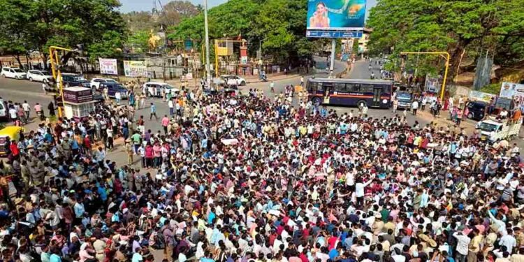 2.84 ಲಕ್ಷ ಹುದ್ದೆಗಳ ಭರ್ತಿಗೆ ರಾಜ್ಯವ್ಯಾಪಿ ಹೋರಾಟ ಎಚ್ಚರಿಕೆ