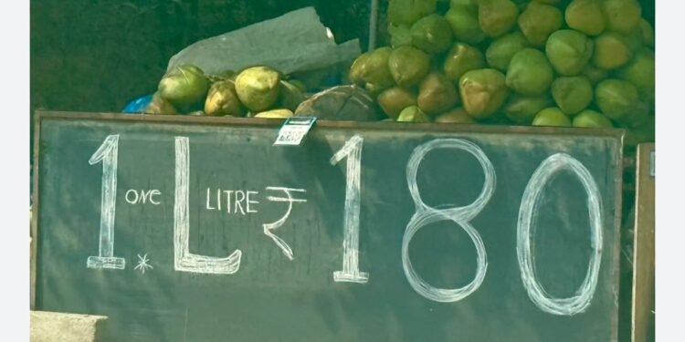 ಅಬ್ಬಬ್ಬಾ… ಒಂದು ಲೀಟರ್ ಎಳನೀರಿಗೆ ₹180 : ಬೆಂಗಳೂರಿನ ಈ ಒಂದು ಘಟನೆ ಭಾರೀ ವೈರಲ್