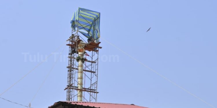 ಕರಾಯ ಬ್ರಹ್ಮಕಲಶೋತ್ಸವದ ಶುಭಮೂಹೂರ್ತದಲ್ಲಿ ಕಾಣಿಸಿಕೊಂಡ ಗರುಡ!