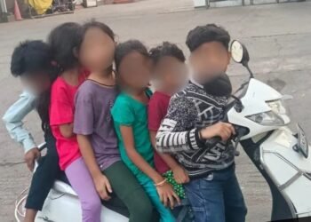 ಒಂದೇ ಸ್ಕೂಟರ್‌ನಲ್ಲಿ ಆರು ಅಪ್ರಾಪ್ತರು ಸಂಚಾರ: ಬೆಂಗಳೂರಿನಲ್ಲಿ ವೈರಲ್ ಘಟನೆ