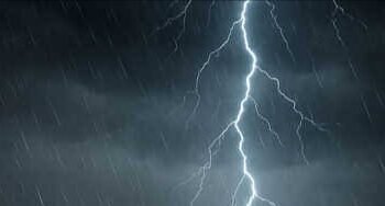 ಕರ್ನಾಟಕದಾದ್ಯಂತ ಆಲಿಕಲ್ಲು ಮಳೆ ಅಲರ್ಟ್: ಮುಂದಿನ 2-3 ದಿನ ಗುಡುಗು, ಗಾಳಿ ಸಹಿತ ಮಳೆ ಸಾಧ್ಯತೆ