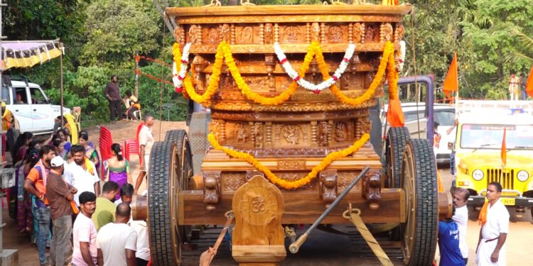 ಕರಾಯ ಬ್ರಹ್ಮರಥ ಪುರಪ್ರವೇಶ : ಐತಿಹಾಸಿಕ ಶೋಭಾಯಾತ್ರೆಗೆ ಸಾಕ್ಷಿಯಾದ ಭಕ್ತರು