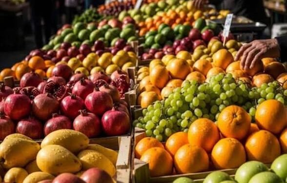 ಮಧ್ಯಪ್ರಾಚ್ಯ ಉದ್ವಿಗ್ನತೆ ಪರಿಣಾಮ: ಬೆಂಗಳೂರಿನಲ್ಲಿ ಆಮದು ಹಣ್ಣುಗಳ ಬೆಲೆ ದ್ವಿಗುಣ