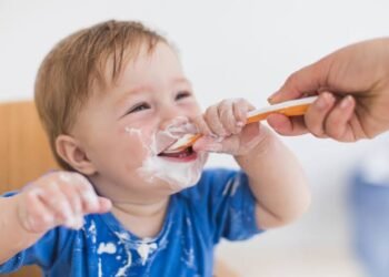 ಶಿಶು ಆಹಾರದಲ್ಲಿ ಮೊಸರು: 6 ತಿಂಗಳ ನಂತರ ಸುರಕ್ಷಿತವೇ? ತಜ್ಞರ ಸ್ಪಷ್ಟನೆ