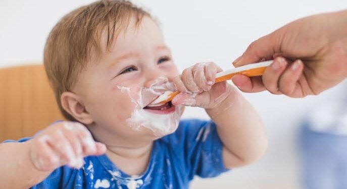 ಶಿಶು ಆಹಾರದಲ್ಲಿ ಮೊಸರು: 6 ತಿಂಗಳ ನಂತರ ಸುರಕ್ಷಿತವೇ? ತಜ್ಞರ ಸ್ಪಷ್ಟನೆ