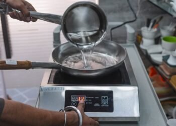 ಎಲ್‌ಪಿಜಿ ಕೊರತೆ ನಡುವೆ ಇಂಡಕ್ಷನ್ ಸ್ಟವ್ ಬಳಕೆ: ಎಚ್ಚರಿಕೆ