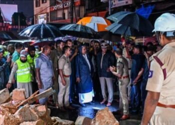 ಆಸ್ಪತ್ರೆ ಗೋಡೆ ಕುಸಿತ ದುರಂತ: ಎಂಜಿನಿಯರ್ ಅಮಾನತು – ಸಿಎಂ ಕಠಿಣ ಕ್ರಮ