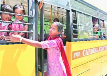 Kerala makes female staff mandatory for safety of girls in school buses