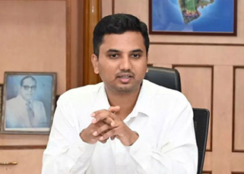 District Collector orders removal of unauthorized flexes, banners in Dakshina Kannada