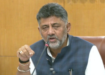 curb for footpath encroachment; Heavy penalty for unauthorized flex