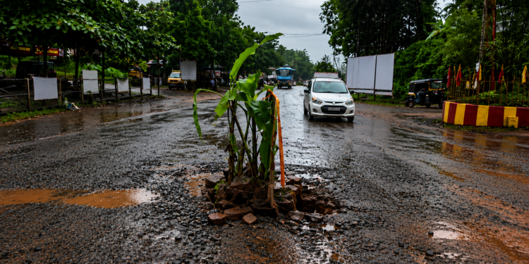 Sullia: Road remains unrepaired, public outrage mounts; locals plant banana sapling in a pothole.