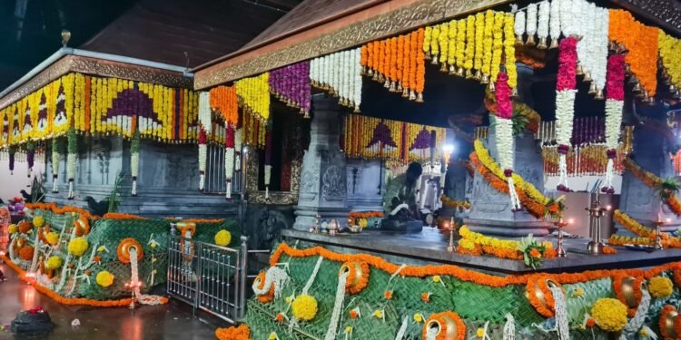 ಪೆರುವಾಜೆ ಶ್ರೀ ಜಲದುರ್ಗಾದೇವಿ ದೇವಸ್ಥಾನದಲ್ಲಿ ಭಕ್ತಿಭಾವದ 48 ದಿನಗಳ ಪೂಜಾ ವೈಭವ