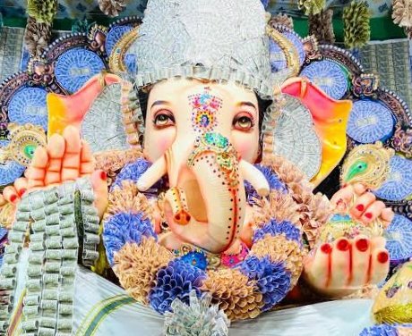 ಇದು ಗಣೇಶೋತ್ಸವನಾ, ನೋಟಿನ ಹಬ್ಬನಾ? 2.9 ಕೋಟಿ ಬೆಲೆಬಾಳುವ ಅಲಂಕಾರ ವೈರಲ್!